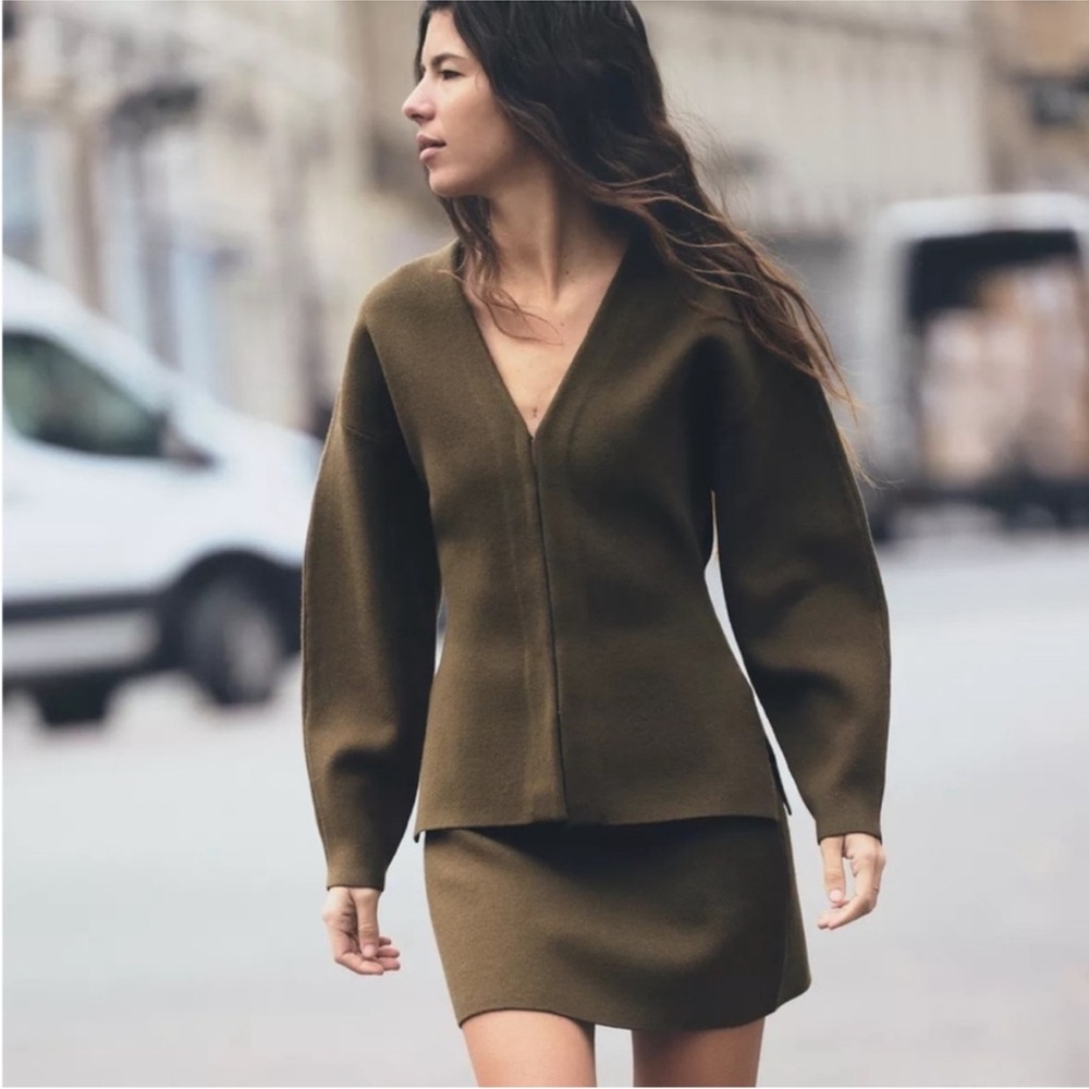 Zara fitted waist Olive Green V-Neck Sweater
